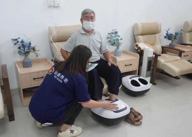丰富长者生活!廉江市社区居家养老综合服务示范中心开业